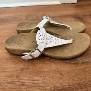 Vionic Tropez White Flip-Flops Sandals